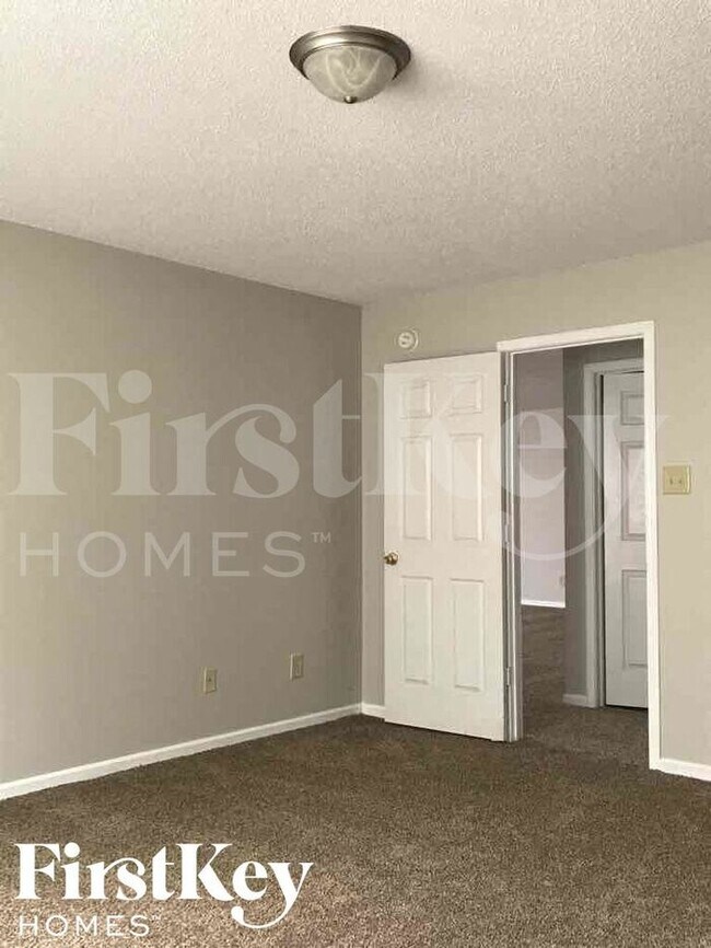 Foto del edificio - 9214 Bainbridge Dr