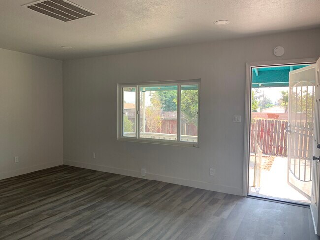 Building Photo - 8419 Tokay Ave