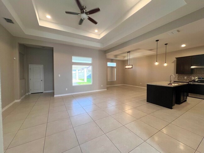 Building Photo - 304 John Irving Dr