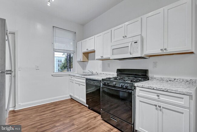 Foto del edificio - 3027 Walbrook Ave