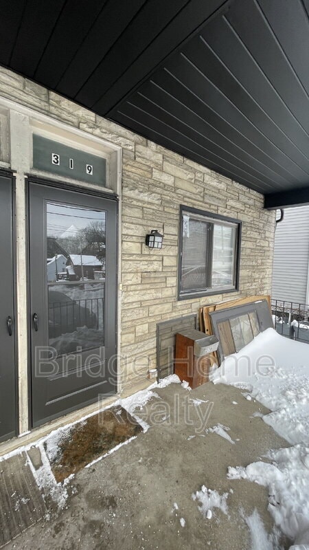Building Photo - 319 N Balph Ave