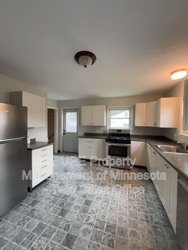 Foto del edificio - 3909 2nd St NE