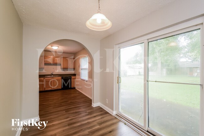 Foto del edificio - 4931 Karen Dr