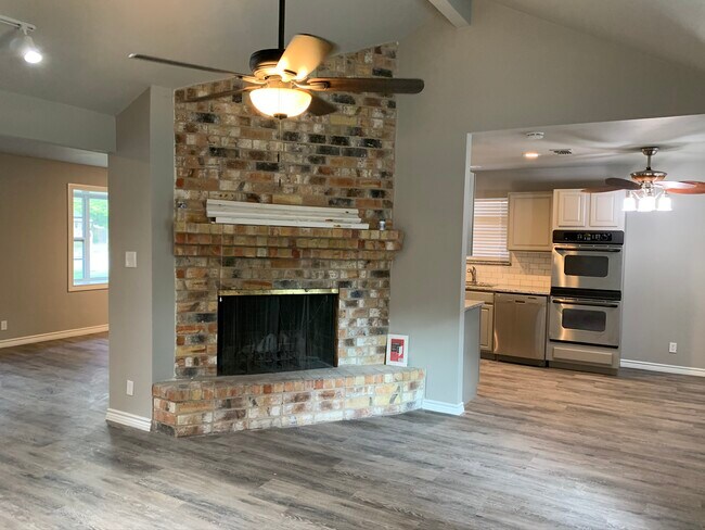 Building Photo - 6426 Ridge Pass Dr
