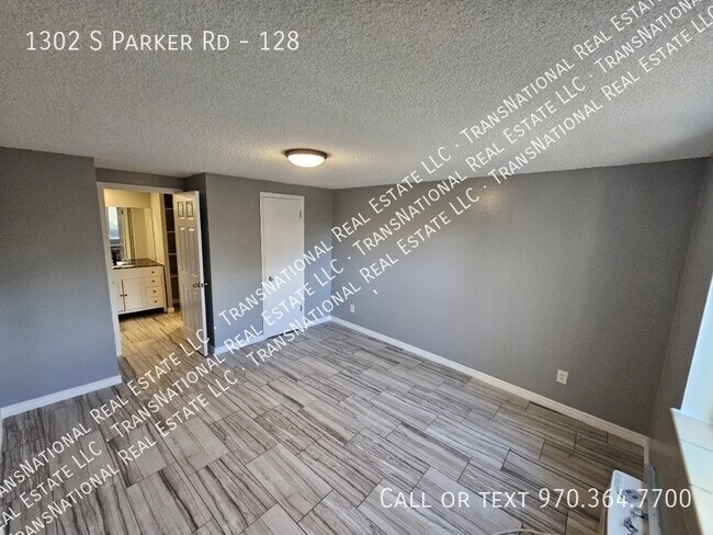 Foto del edificio - 1302 S Parker Rd