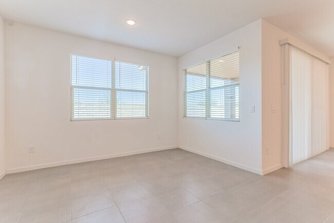 Foto del edificio - 35792 N Bloom St