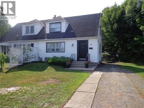 Building Photo - 32 Grimsby Ave