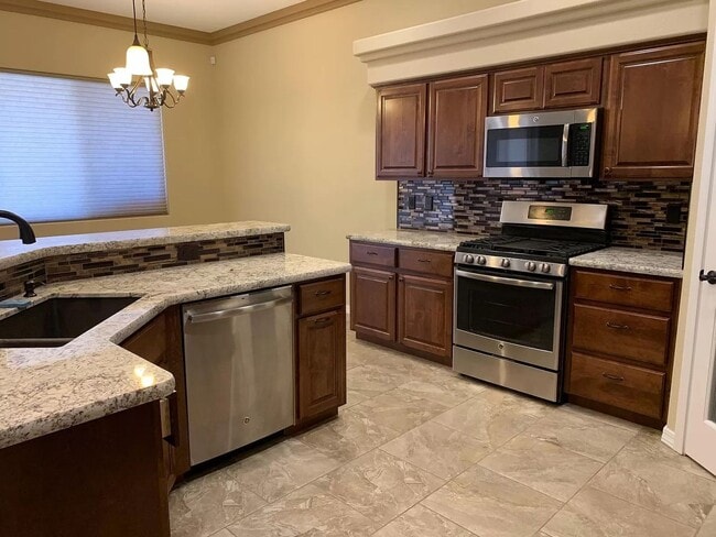 Foto del edificio - 60FT RV Garage, 3 bedrooms, 2.5 Bathrooms
