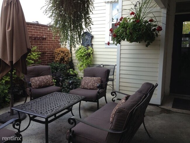Foto del edificio - 5 br, 4 bath Apartment - 301 W. Dickson ST