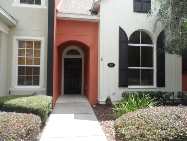 Building Photo - 2 BEDROOM VICTORIA PARK TOWNHOUSE AVAILABL...