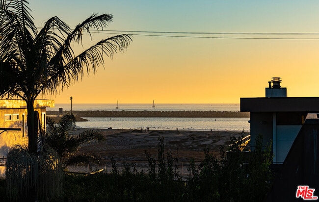 Foto del edificio - 5317 Pacific Ave