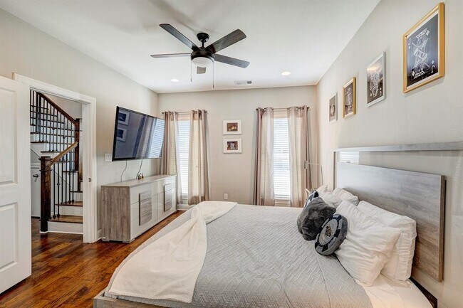 Foto del edificio - 917 W 17th St