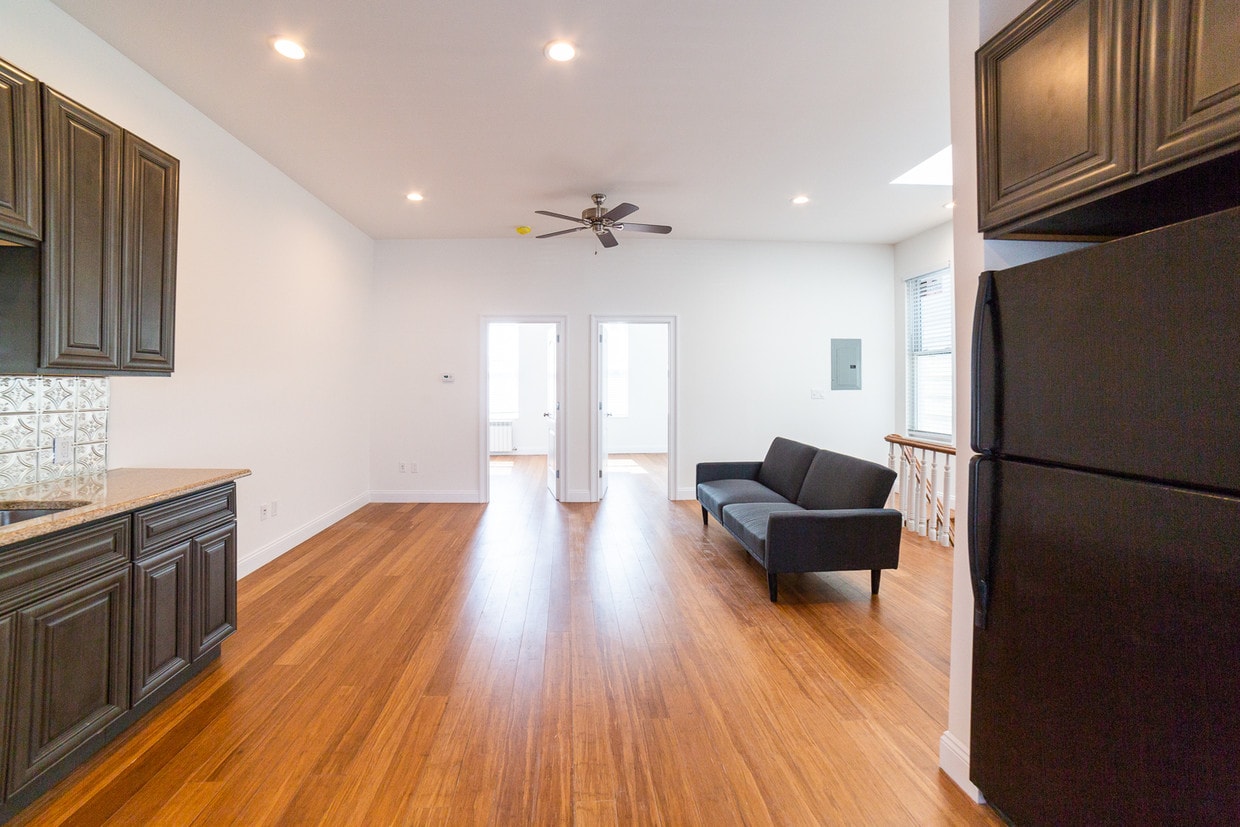 Foto principal - 23-67 37th St
