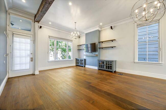 Building Photo - 278 Fair Oaks St