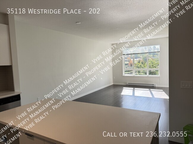 Building Photo - ?? Bright Courtyard Condo @ Elmstone– 2 Parking Spots