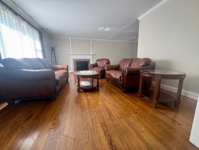 Foto del edificio - 317 Weeping Willow Ln