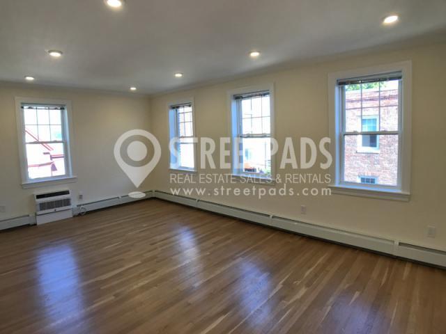 Foto principal - 1 bedroom in Brookline MA 02446