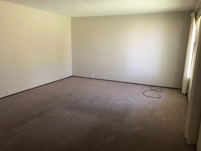 Foto del edificio - 2266 Birchwood Ave