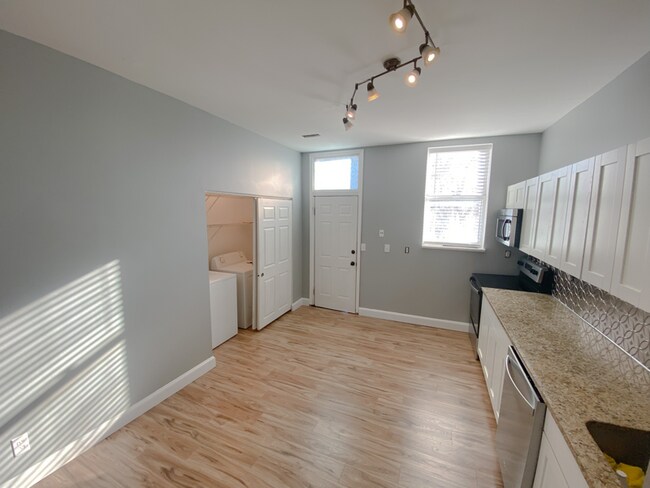 Building Photo - 3205 Lemp Ave
