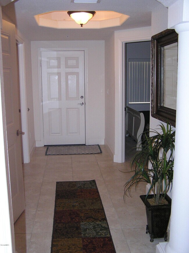 Building Photo - 817 Mystic Dr