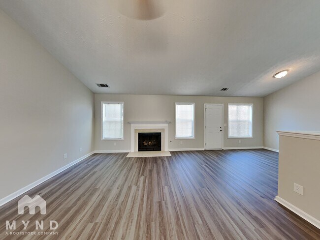Building Photo - 240 Crestworth Crossing