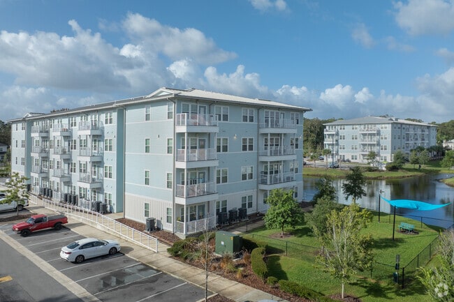 Building Photo - Surf A1A Apartments