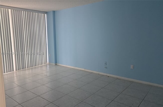 Building Photo - 9341 Collins Ave