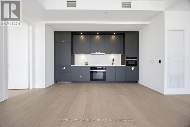 Building Photo - 399 Royal Orchard Blvd