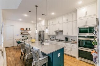 Building Photo - 2425 Longspur Dr