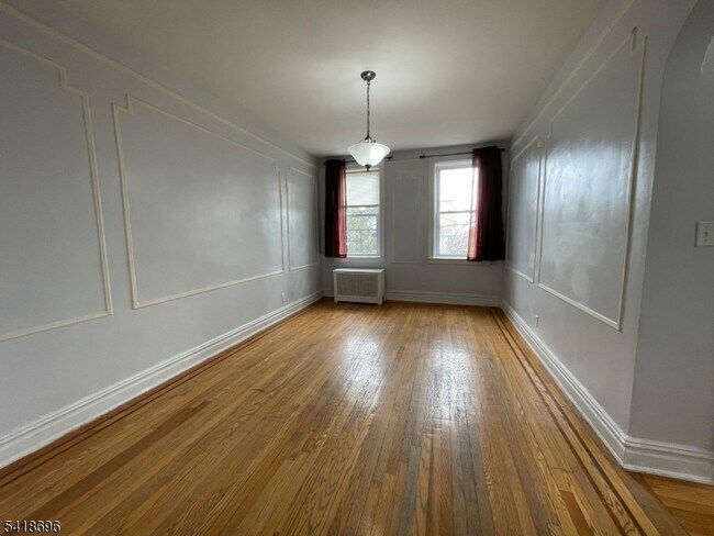 Foto del edificio - 32 Woodcliff Ave