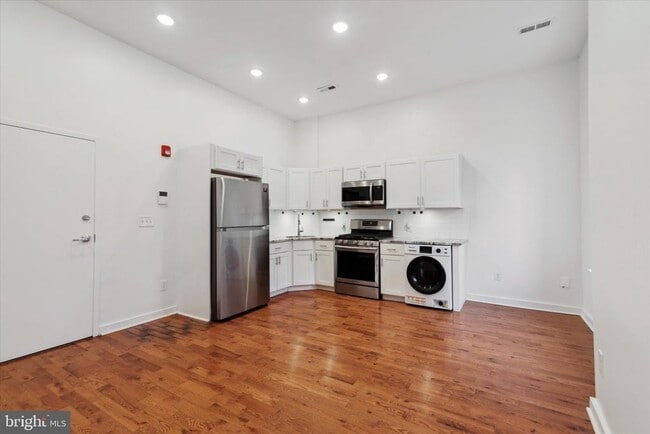 Foto del edificio - 5011 Germantown Ave