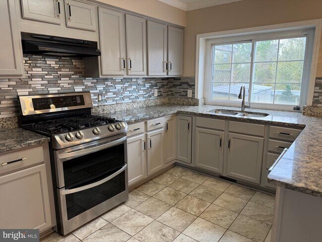 Foto del edificio - 16820 Jed Forest Ln