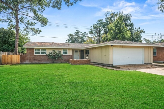 Foto del edificio - 9779 Westview Dr