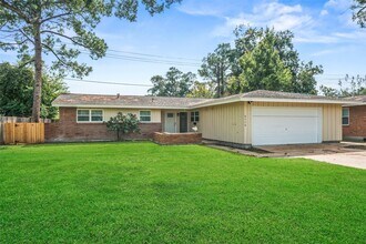 Building Photo - 9779 Westview Dr