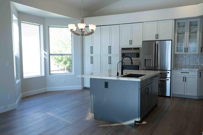 Building Photo - 9484 N 114th Way