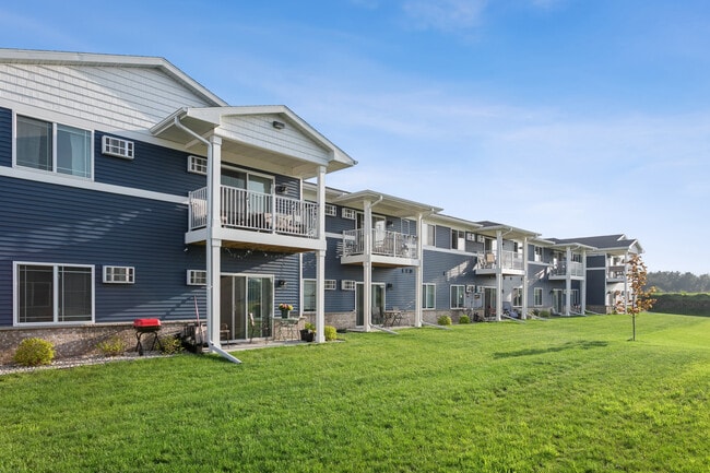 Building Photo - Bay Pointe Apartments
