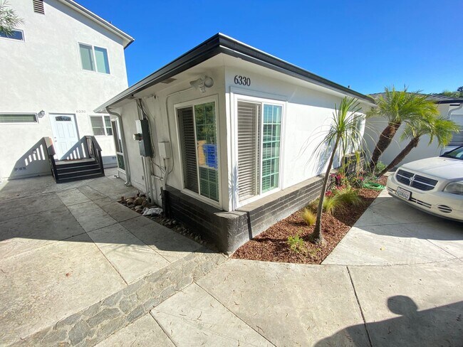 Building Photo - 4BD/2BA on Montezuma! (Lease out, pending ...