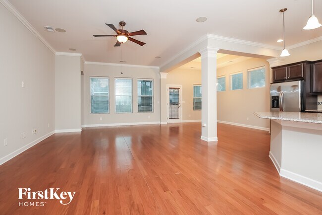 Building Photo - 215 Topsaw Ln