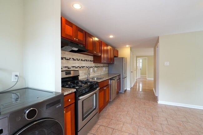 Building Photo - Passyunk Area great one bed with patio