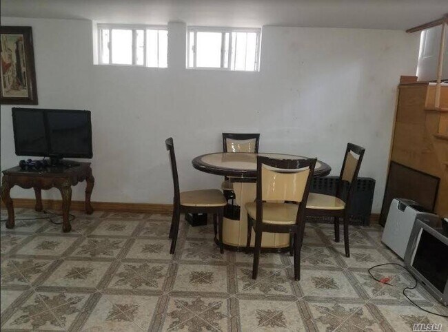 Foto del edificio - 82-78 166th St