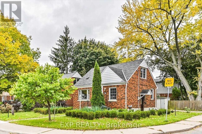 Photo du bâtiment - 40 PLAXTON(UPPER LEVEL) DRIVE