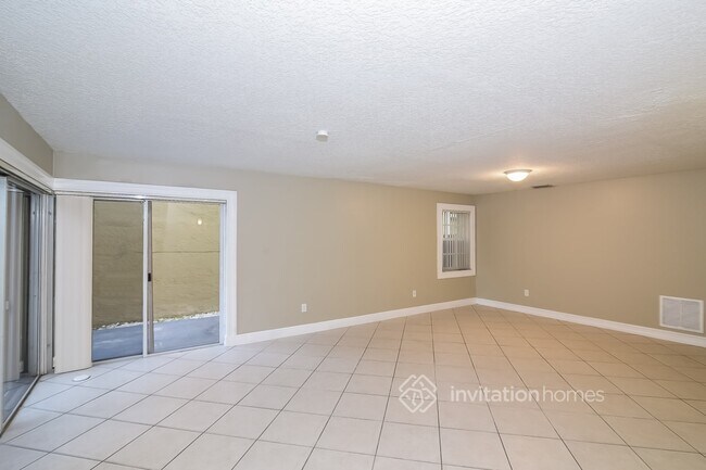 Building Photo - 10381 SW 139th Ct