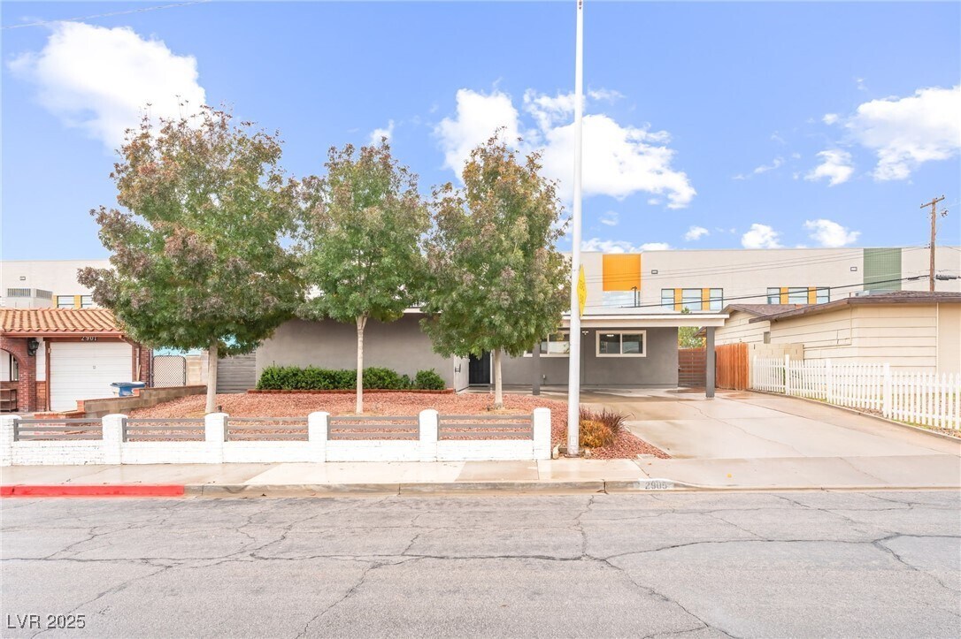 Foto principal - 2905 Kings Way