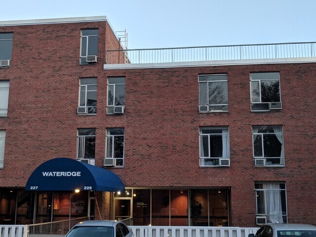 Building Photo - 225 Coolidge Ave