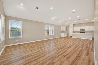 Building Photo - 5403 Tourmaline Wy