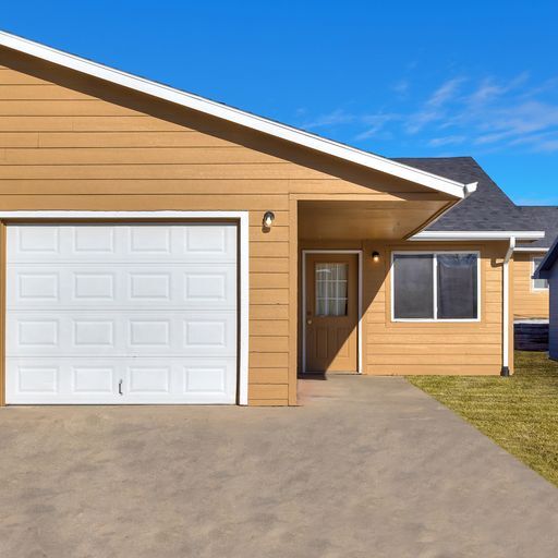 1016 1st Ave W, Newton, IA 50208 Townhome Rentals in Newton IA