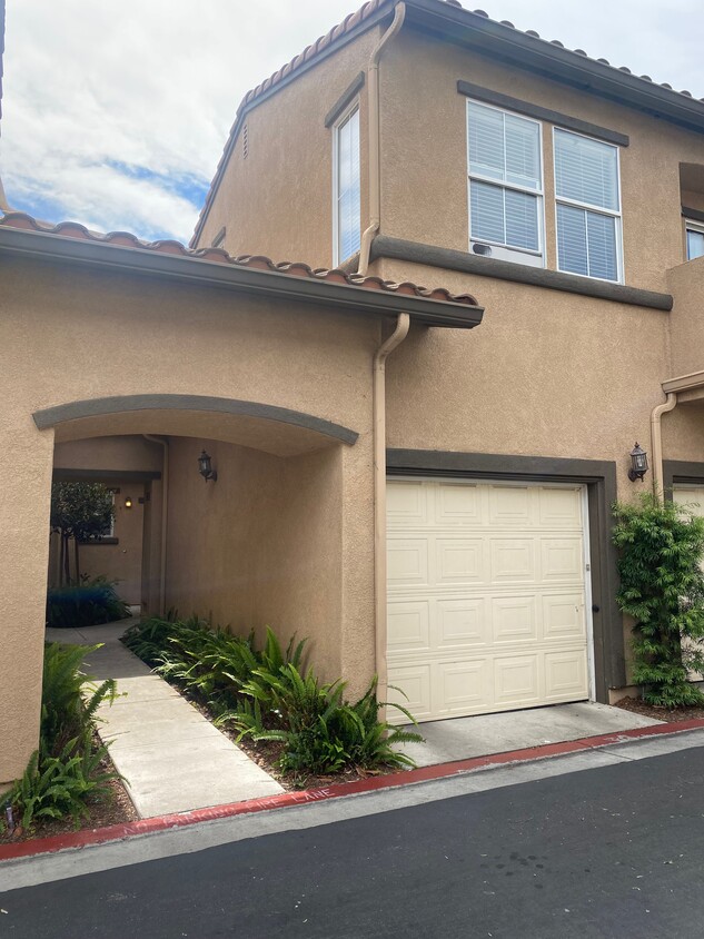 Foto principal - 645 Sumner Way