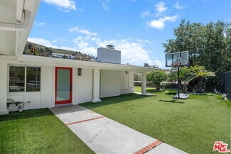 Building Photo - 1300 Bienveneda Ave