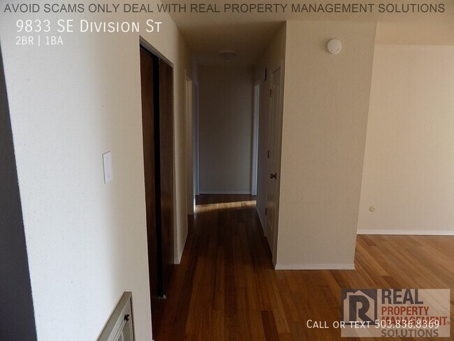 Foto del edificio - One Month FREE RENT at move in! Great Apar...