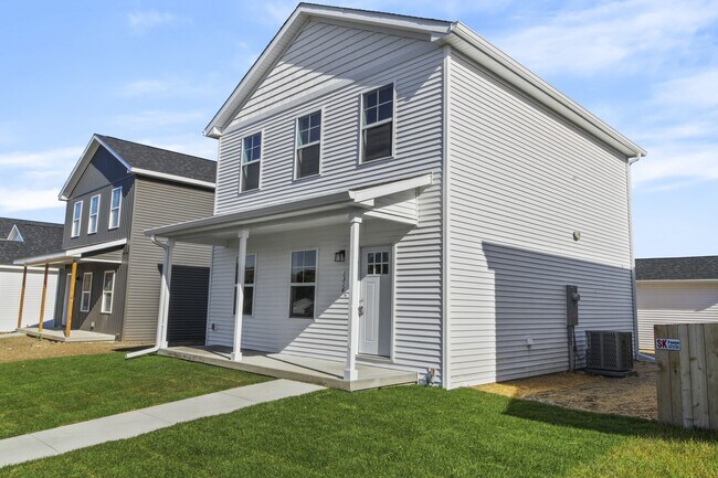 Building Photo - 1316 S Smith Rd